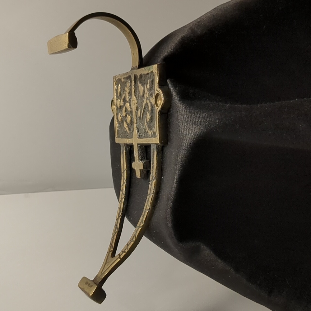 Brass wall hook. "Ancienne Patere" Old wall hook.  Cross Religious. - Picture 2 of 6